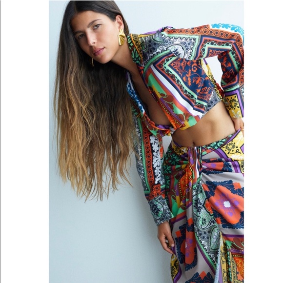NWT Zara 2 Piece Cropped Printed Blouse and Knotted Skirt Set - Picture 5 of 16